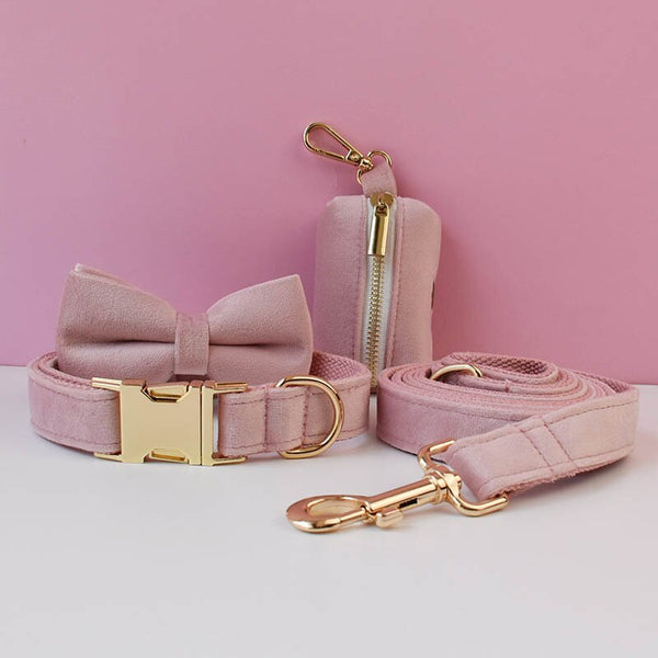 PERSONALIZZABILE - SET PETTORINA PER CANI IN VELLUTO ROSA CIPRIA