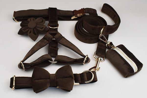 PERSONALIZZABILE - SET PETTORINA PER CANI IN VELLUTO CIOCCOLATO