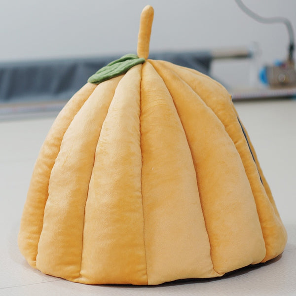 SOFT PUMPKIN DOG BED