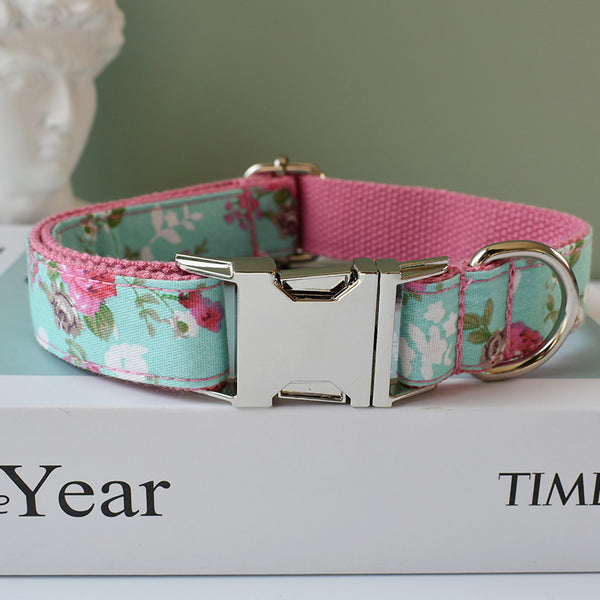 PERSONALIZZABILE - SET COLLARE PER CANI A FIORI AZZURRO E ROSA